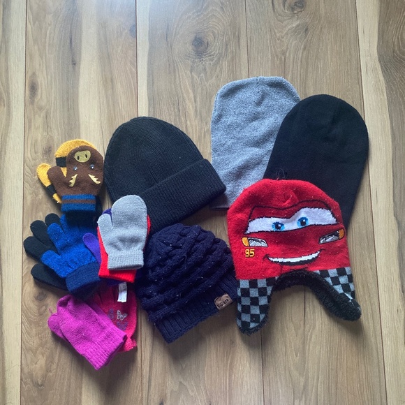 Kids hats and mittens bundle - Picture 1 of 2